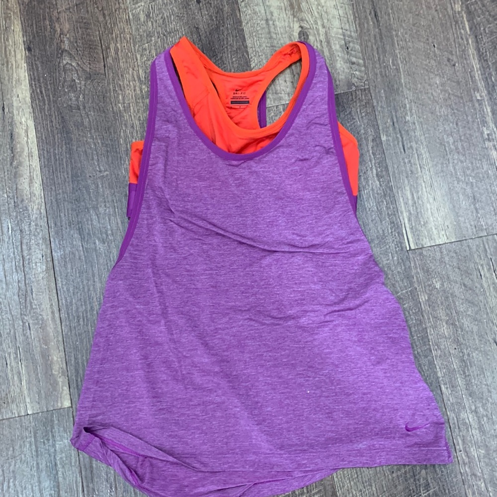 Women’s Nike tank top with built in sports bra